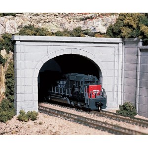 WC1256  HO Concrete Double Portal